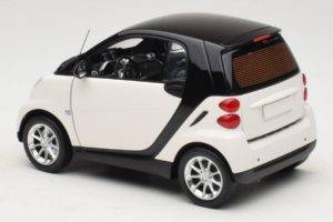 Smart Fortwo 451 Coupe Weiß Schwarz Minichamps 1:18 150036302 Metall — Bild 7 von 8