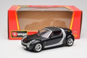 Smart Roadster Dunkelblau Bburago 1:18 34917 Metall — Bild 8 von 8