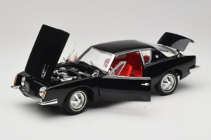 Studebaker Avanti Schwarz Signature Models 1:18 STUDEBAKER001 Metall — Bild 2 von 8