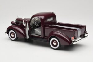 Studebaker Coupe Express Pickup Braun American Mint 1:18 92458-R1 Metall — Bild 5 von 8