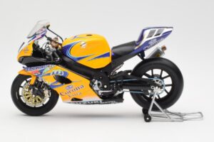 Suzuki GSX-R 1000 Team Alstare Corona Extra T. Corser WSB 2005 Minichamps 1:12 122052211 Metall