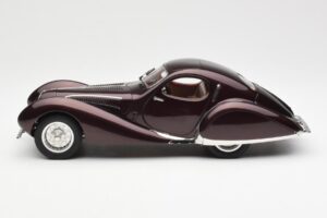 Talbot-Lago T150 C-SS Figoni & Falaschi Teardrop Dunkel Bordeaux Metallic CMC 1:18 M-179 Metall — Bild 3 von 6