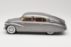 Tatra 87 Grau MCG 1:18 MCG18068 Metall — Bild 3 von 6