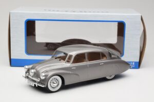 Tatra 87 Grau MCG 1:18 MCG18068 Metall — Bild 6 von 6