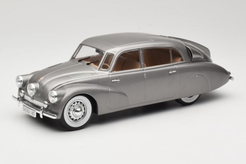 Tatra 87 Grau MCG 1:18 MCG18068 Metall