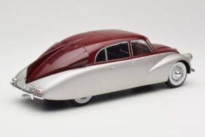 Tatra 87 Silber & Dunkelrot MCG 1:18 MCG18067 Metall — Bild 2 von 6