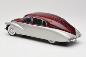Tatra 87 Silber & Dunkelrot MCG 1:18 MCG18067 Metall — Bild 5 von 6