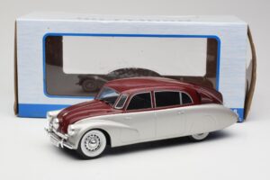 Tatra 87 Silber & Dunkelrot MCG 1:18 MCG18067 Metall — Bild 6 von 6