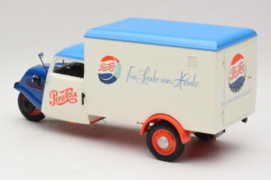 Tempo Dreirad Kastenwagen Pepsi Minichamps 1:18 150099024 Metall — Bild 7 von 8