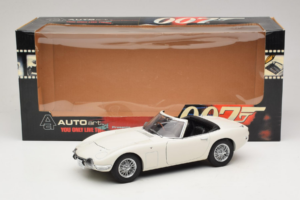 Toyota 2000 GT Cabriolet Weiß James Bond Collection AUTOart 1:18 78731 Metall — Bild 8 von 8