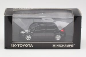 Toyota Auris E150 Schwarz Minichamps 1:43 TOYOTA004 Metall — Bild 4 von 4