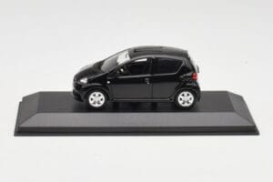 Toyota Aygo AB10 Schwarz Minichamps 1:43 400166401 Metall