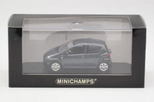 Toyota Aygo AB10 Grey Metallic Minichamps 1:43 AYGO001 Metall — Bild 4 von 4
