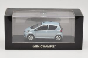 Toyota Aygo Light Blue Metallic Minichamps 1:43 TOYOTA012 Metall — Bild 4 von 4