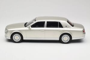 Toyota Century Silver Metallic Kyosho 1:18 KSR18036S Metall — Bild 3 von 6