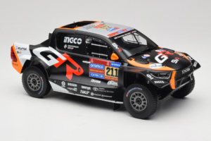 Toyota GR DKR Hilux Evo #211 H. Lategan / B. Cummings Rally Dakar 2025 IXO 1:18 18RMC237 Metall — Bild 4 von 6
