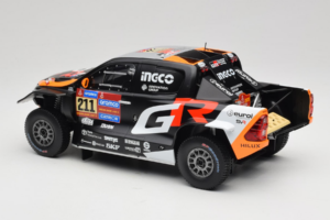Toyota GR DKR Hilux Evo #211 H. Lategan / B. Cummings Rally Dakar 2025 IXO 1:18 18RMC237 Metall — Bild 5 von 6