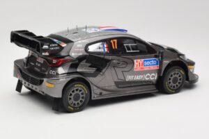 Toyota GR Yaris Rally1 #17 Toyota Gazoo Racing WRT S. Ogier / V. Landais Rally Finland 2024 IXO 1:18 18RMC216 Metall — Bild 2 von 6