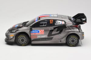 Toyota GR Yaris Rally1 #17 Toyota Gazoo Racing WRT S. Ogier / V. Landais Rally Finland 2024 IXO 1:18 18RMC216 Metall — Bild 3 von 6