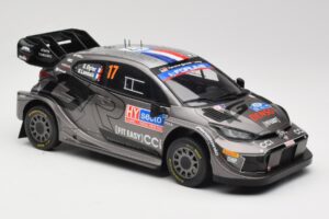 Toyota GR Yaris Rally1 #17 Toyota Gazoo Racing WRT S. Ogier / V. Landais Rally Finland 2024 IXO 1:18 18RMC216 Metall — Bild 4 von 6