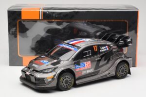 Toyota GR Yaris Rally1 #17 Toyota Gazoo Racing WRT S. Ogier / V. Landais Rally Finland 2024 IXO 1:18 18RMC216 Metall — Bild 6 von 6