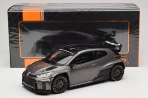 Toyota GR Yaris Rally2 Grau IXO 1:18 18CMC210 Metall — Bild 6 von 6