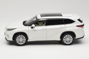 Toyota Highlander XU70 Weiß OEM 1:18 26071-2011 Metall — Bild 4 von 8