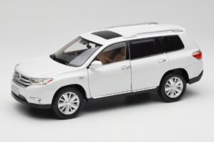 Toyota Highlander XU40 Weiß Paudi Model 1:18 2043612-W1 Metall