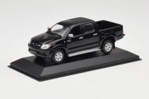 Toyota Hilux Schwarz Minichamps 1:43 400166662 Metall — Bild 2 von 4