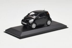 Toyota iQ Schwarz Mica Minichamps 1:43 403166803 Metall — Bild 2 von 4