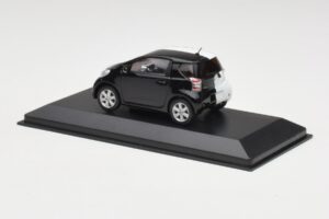 Toyota iQ Schwarz & Weiß Genfer Autosalon 2009 Minichamps 1:43 400166801 Metall — Bild 3 von 4