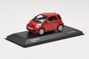 Toyota iQ Rot Minichamps 1:43 400166800 Metall — Bild 2 von 4