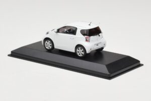 Toyota iQ Weiß Minichamps 1:43 TOYOTA009 Metall — Bild 3 von 4