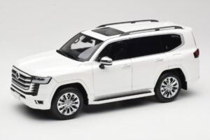 Toyota Land Cruiser J300 ZX Weiß LCD 1:18 LCD18013-ZX-WH Metall