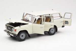 Toyota Land Cruiser J60 Weiß Kyosho 1:18 08956W Metall — Bild 2 von 8