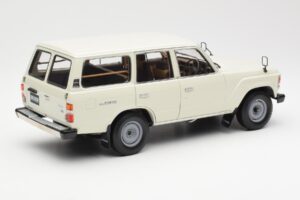 Toyota Land Cruiser J60 Weiß Kyosho 1:18 08956W Metall — Bild 3 von 8