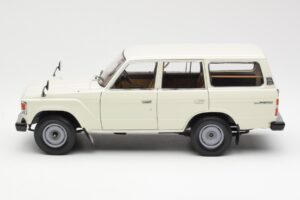 Toyota Land Cruiser J60 Weiß Kyosho 1:18 08956W Metall — Bild 4 von 8
