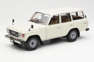 Toyota Land Cruiser J60 Weiß Kyosho 1:18 08956W Metall
