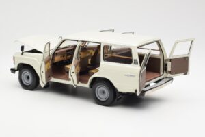 Toyota Land Cruiser J60 Weiß Kyosho 1:18 08956W Metall — Bild 5 von 8