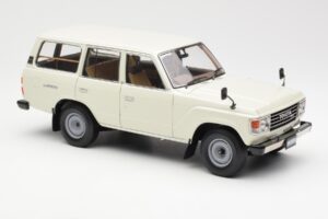 Toyota Land Cruiser J60 Weiß Kyosho 1:18 08956W Metall — Bild 6 von 8