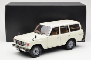 Toyota Land Cruiser J60 Weiß Kyosho 1:18 08956W Metall — Bild 8 von 8
