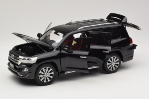 Toyota Land Cruiser LC200 Schwarz Kengfai 1:18 KF024-13 Metall — Bild 2 von 8