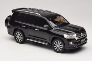 Toyota Land Cruiser LC200 Schwarz Kengfai 1:18 KF024-13 Metall — Bild 6 von 8