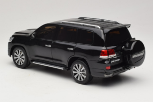 Toyota Land Cruiser LC200 Schwarz Kengfai 1:18 KF024-13 Metall — Bild 7 von 8
