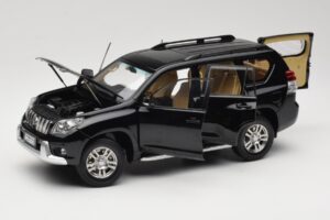 Toyota Land Cruiser Prado J150 Schwarz Paudi Model 1:18 623132-BK Metall — Bild 2 von 8