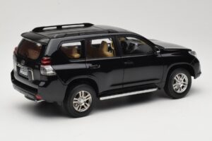 Toyota Land Cruiser Prado J150 Schwarz Paudi Model 1:18 623132-BK Metall — Bild 3 von 8