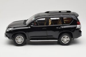 Toyota Land Cruiser Prado J150 Schwarz Paudi Model 1:18 623132-BK Metall — Bild 4 von 8