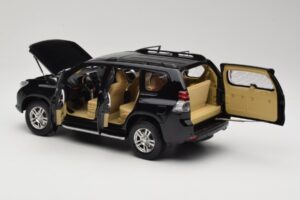 Toyota Land Cruiser Prado J150 Schwarz Paudi Model 1:18 623132-BK Metall — Bild 5 von 8