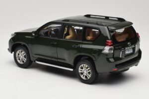 Toyota Land Cruiser Prado J150 Grün Paudi Model 1:18 623132-GR Metall — Bild 7 von 8