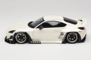 Toyota Pandem GR86 ZN8 Crystal White GT Spirit 1:18 GT498 Resin — Bild 3 von 6